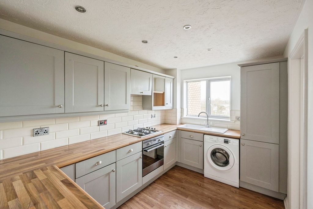 Property photo 2 of 15 Kitchen