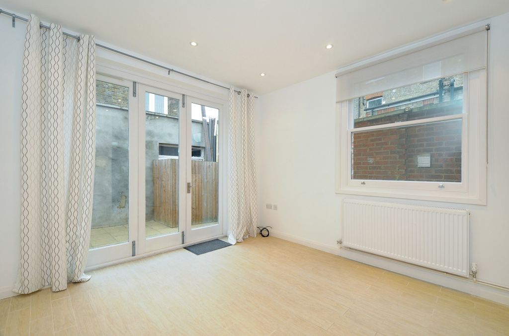 Property photo 3 of 6