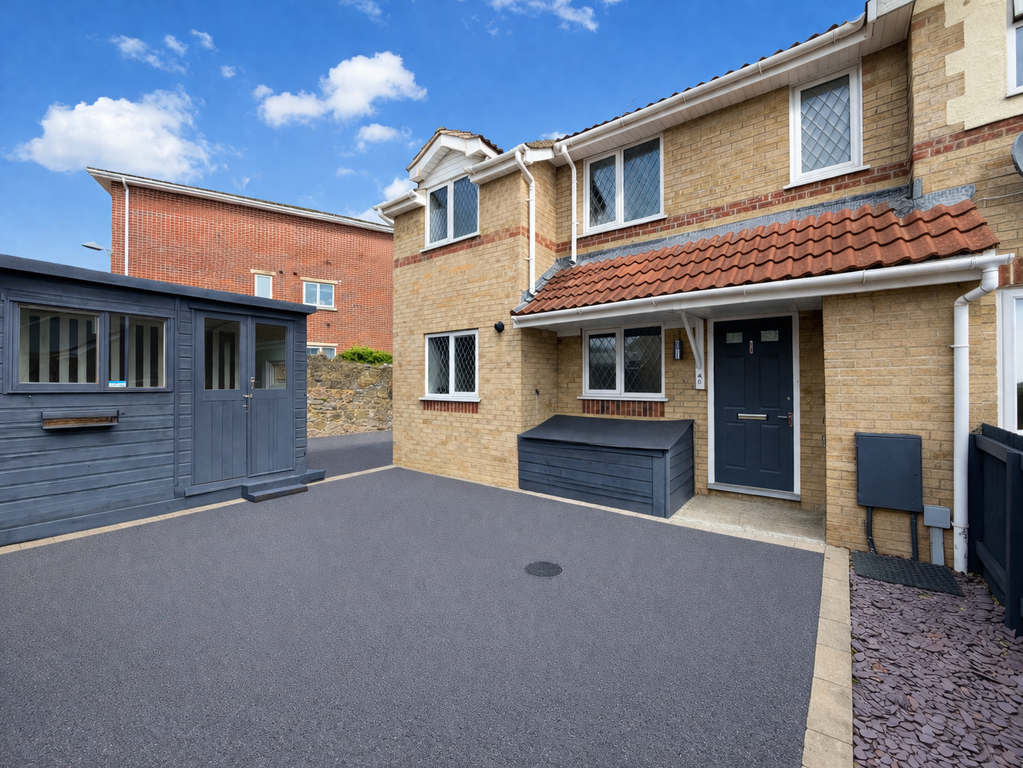 Property photo 1 of 15 Front