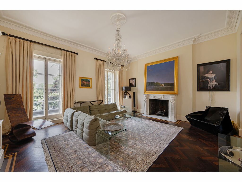 Property photo 2 of 24