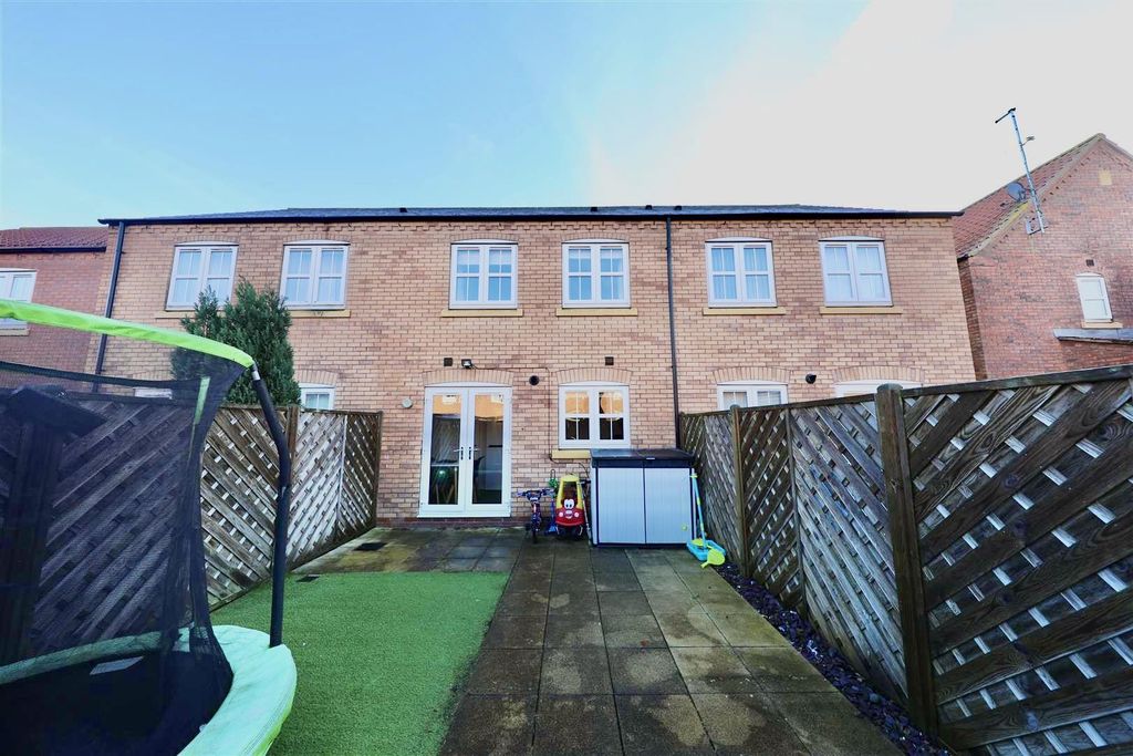 Property photo 3 of 15 Outside