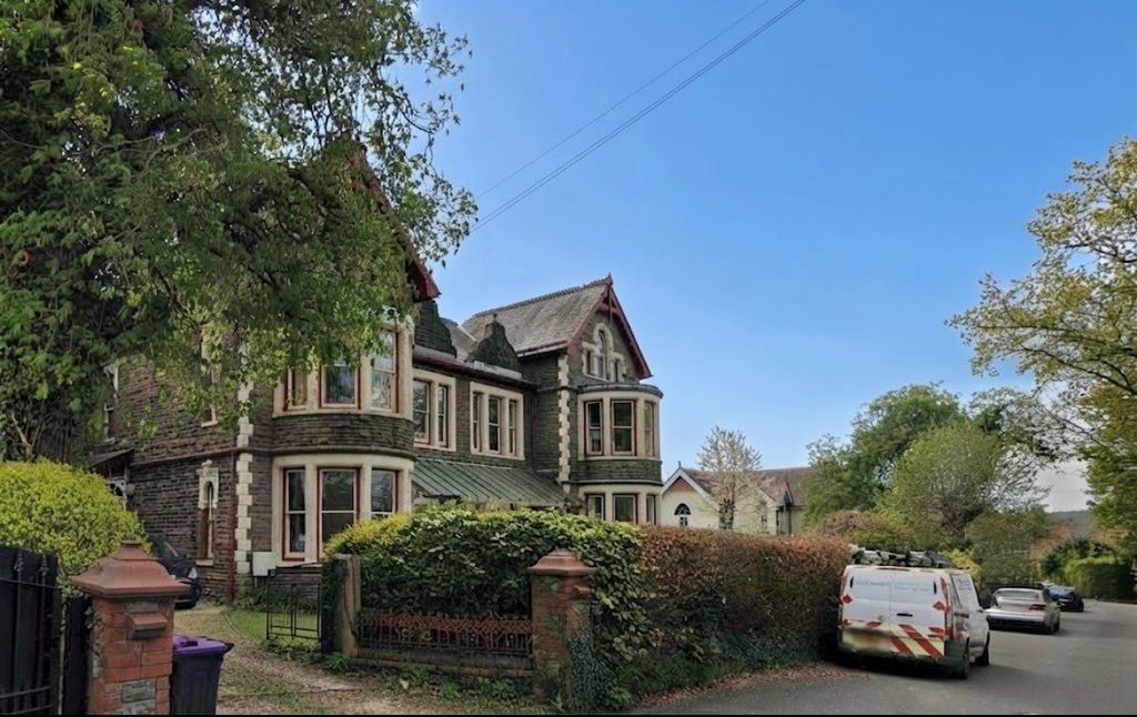 Property photo 1 of 2