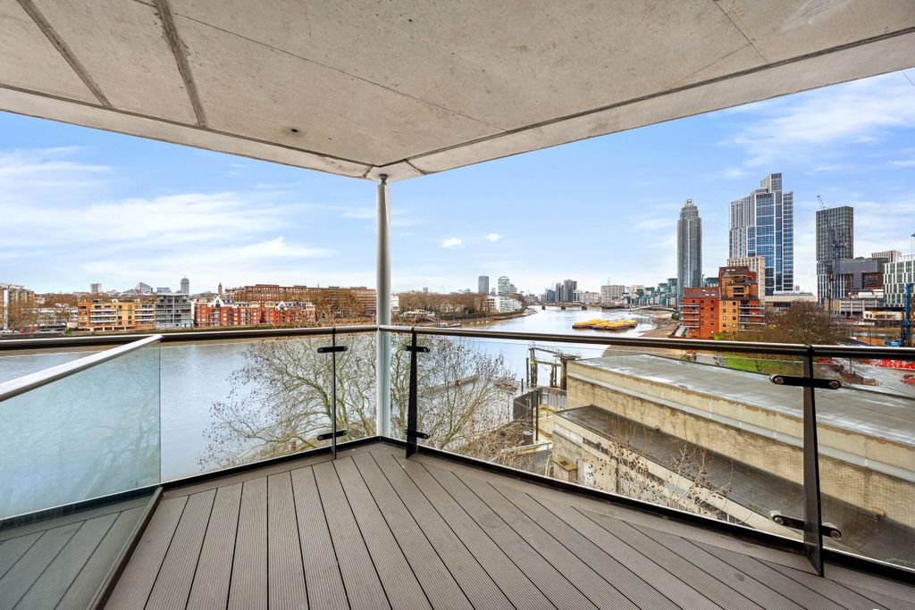 Property photo 1 of 15 Riverlight One-13