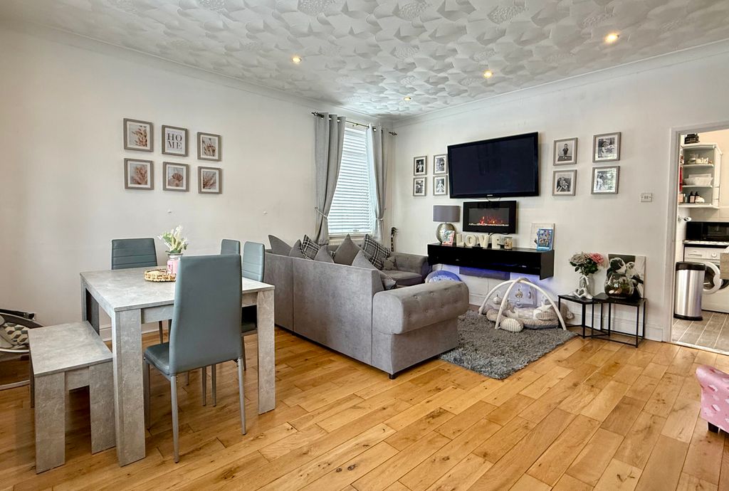 Property photo 2 of 11 Img_4485