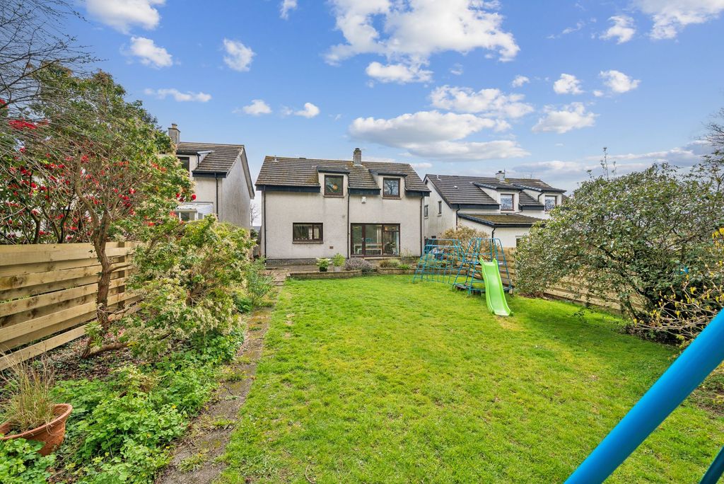 Property photo 3 of 40