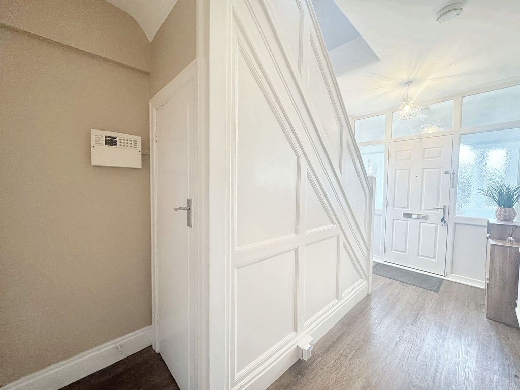 Property photo 3 of 51