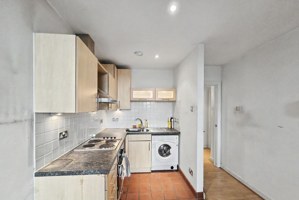 Property photo 3 of 17 Flat 13, 388 Deansgate, Manchester, M3 4Lb