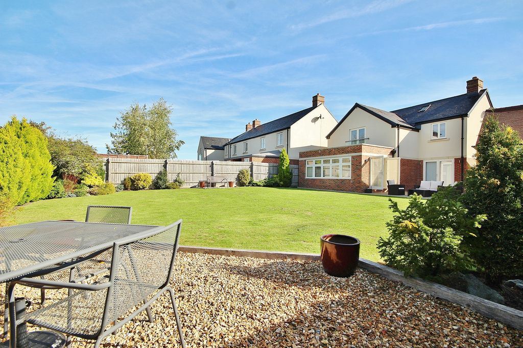 Property photo 1 of 30