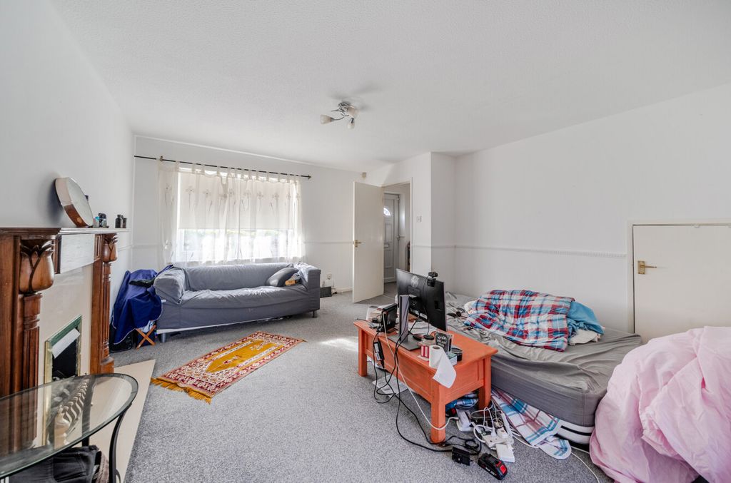 Property photo 2 of 18 1432671-2-69c558B...