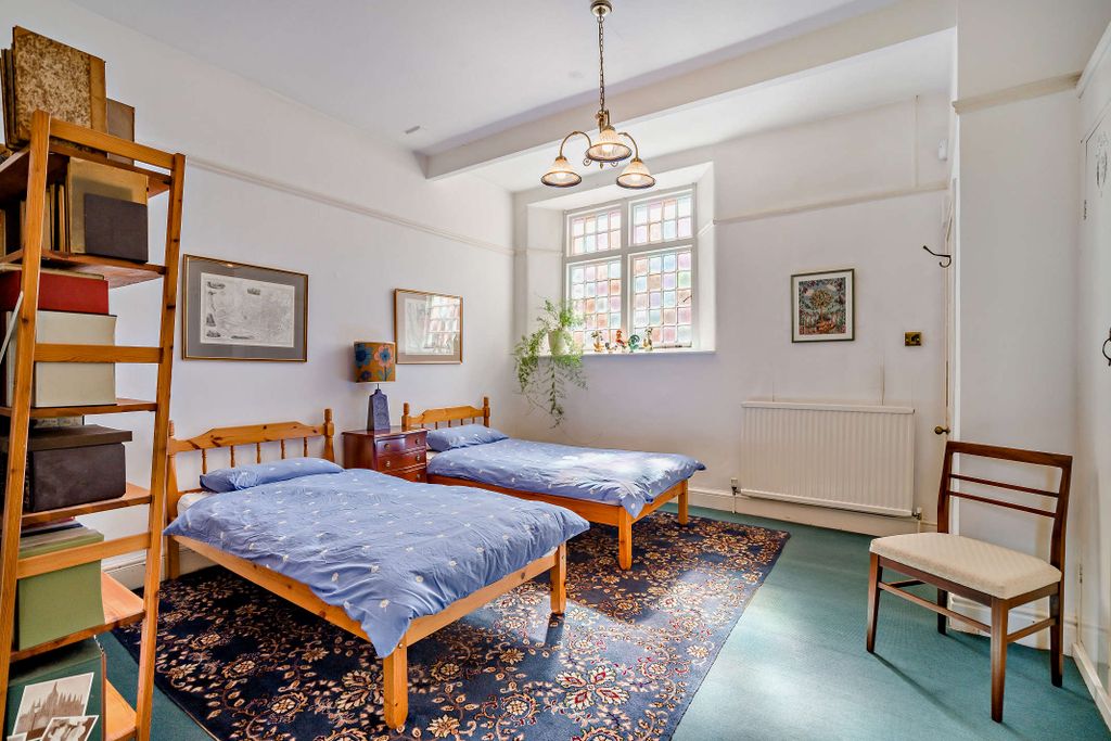 Property photo 3 of 19