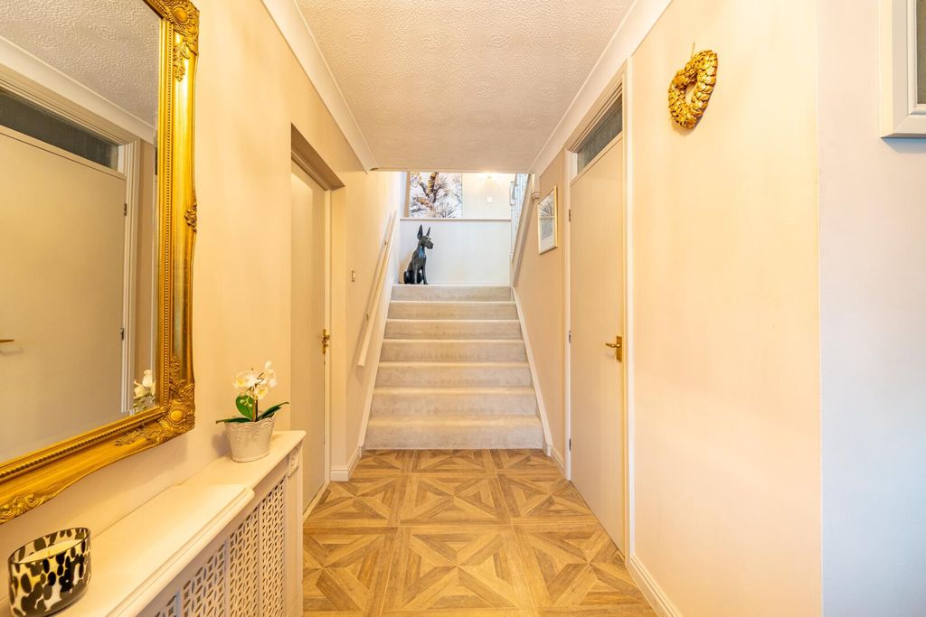 Property photo 2 of 28 Hallway