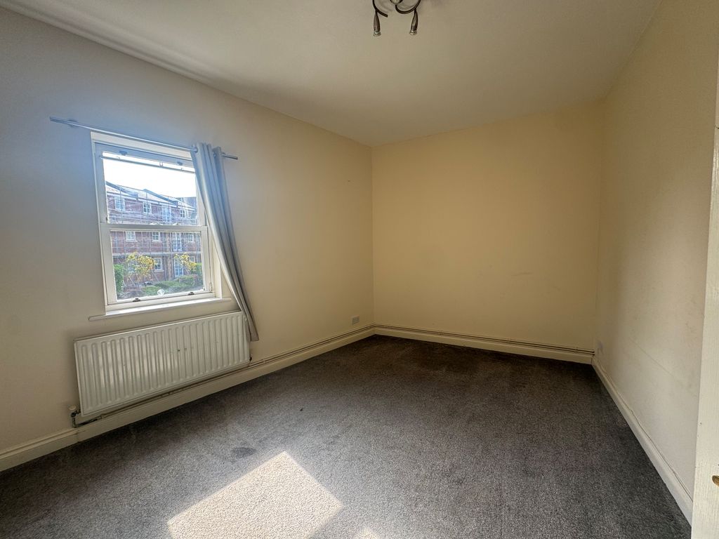 Property photo 1 of 8 78A Haydon Place - Bedroom View 1