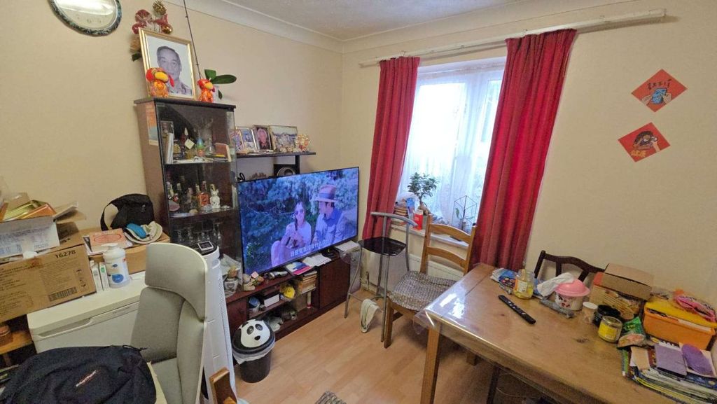 Property photo 2 of 18