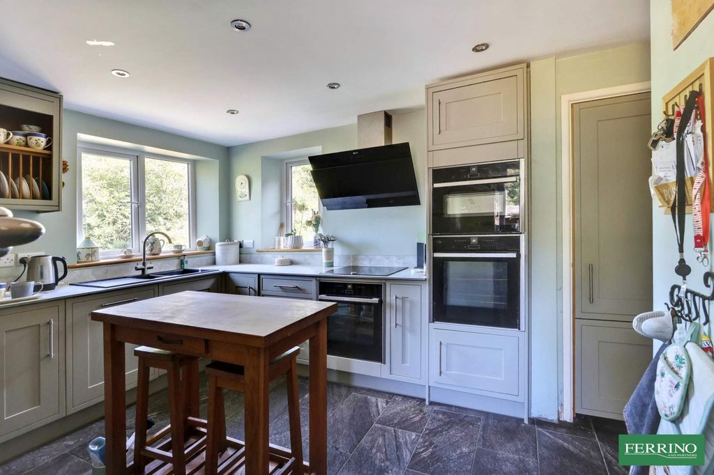 Property photo 3 of 26 Kitchen Breakfast Room