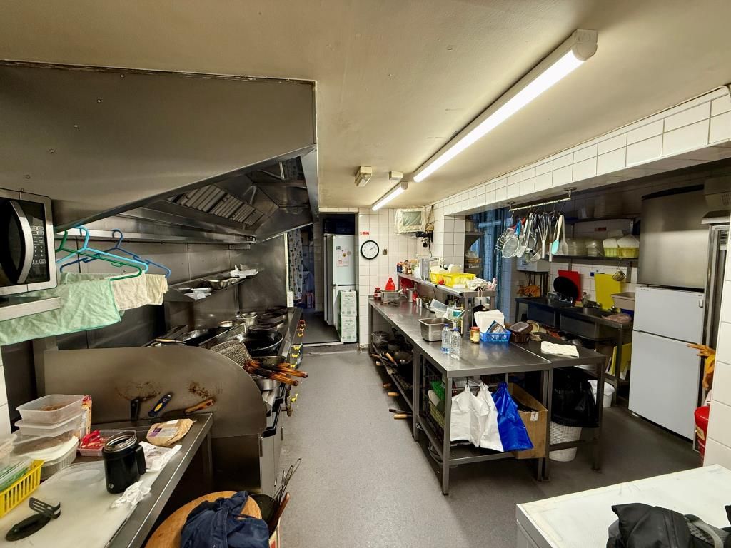 Property photo 3 of 10 Kitchen