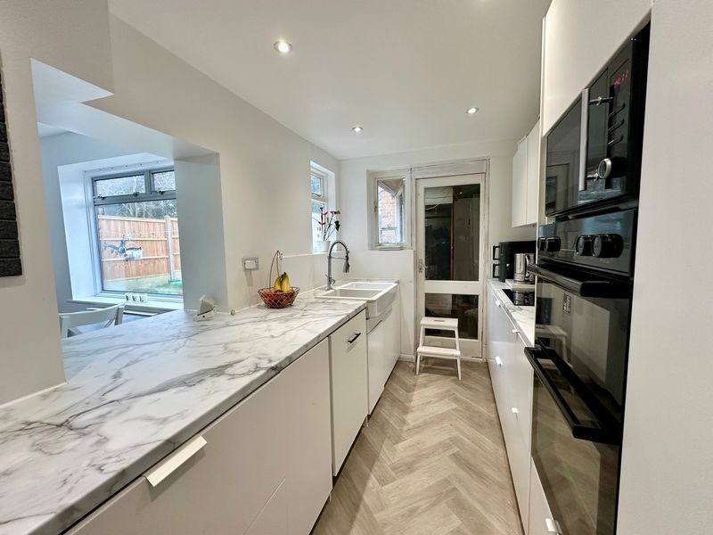 Property photo 2 of 15 Photo 6