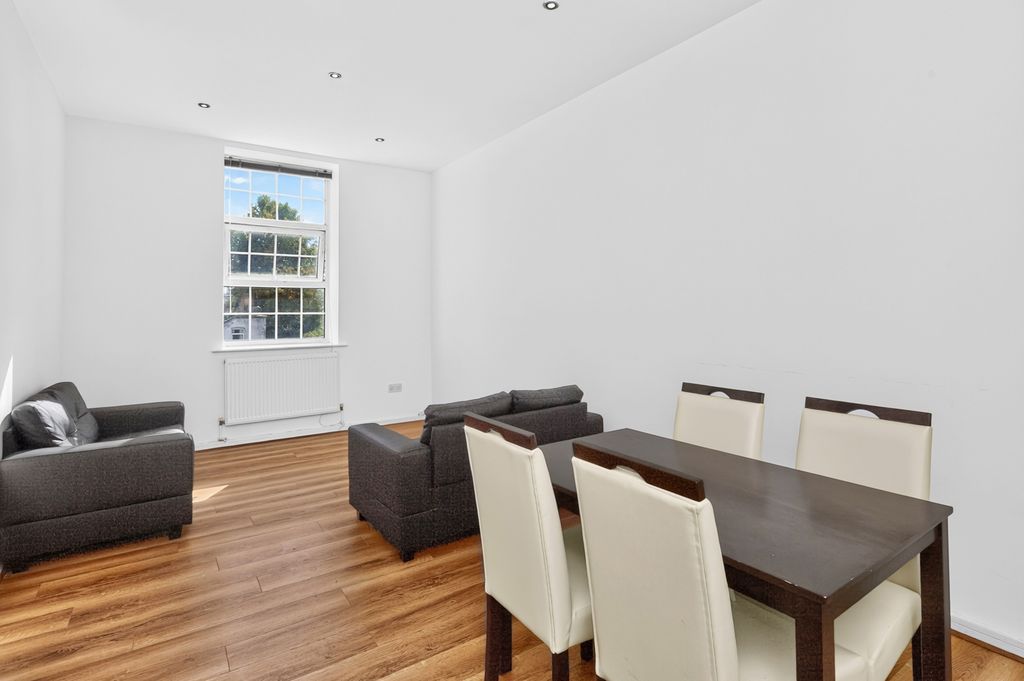 Property photo 2 of 10 Pbox-Img.Jpg