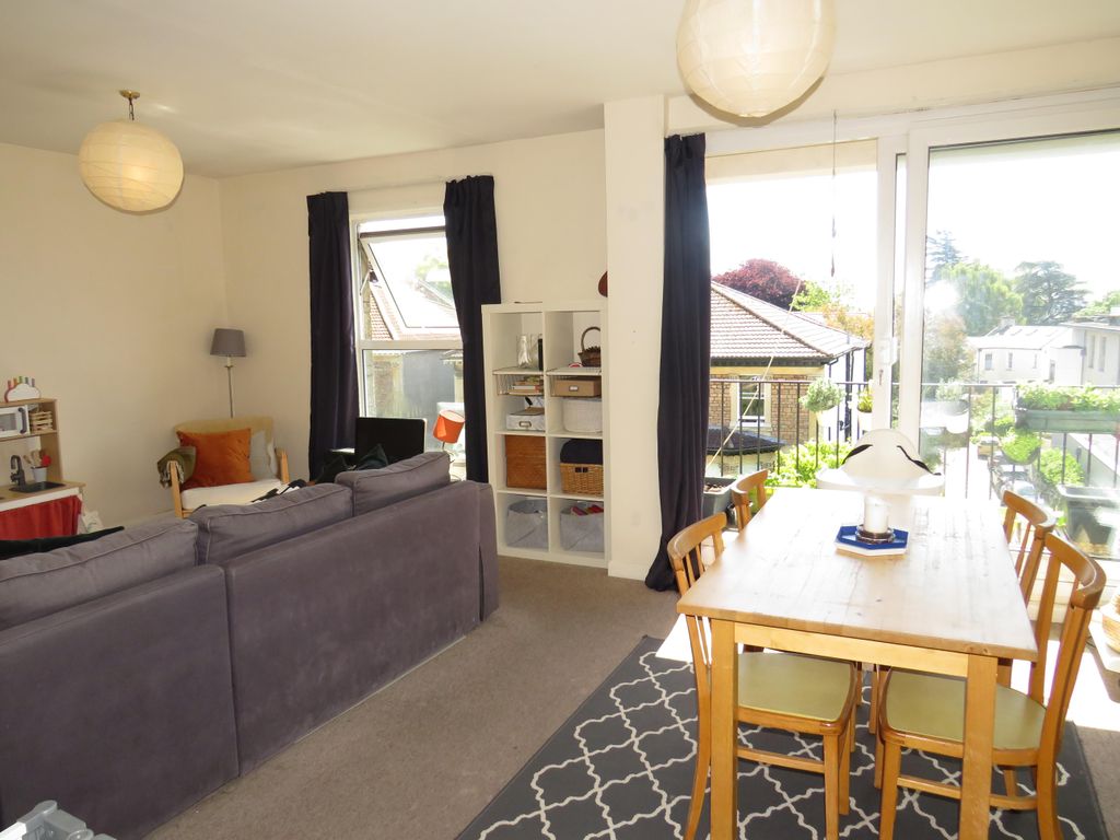 Property photo 1 of 7 Living Room