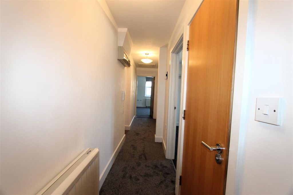 Property photo 3 of 10 8.Jpg