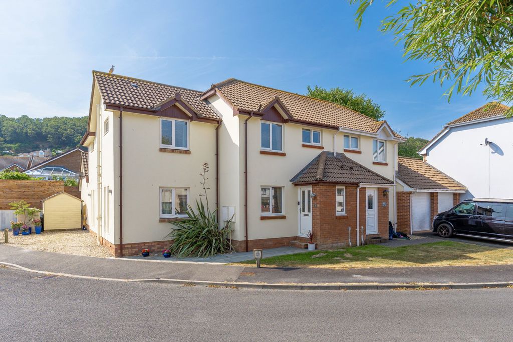 Property photo 1 of 39