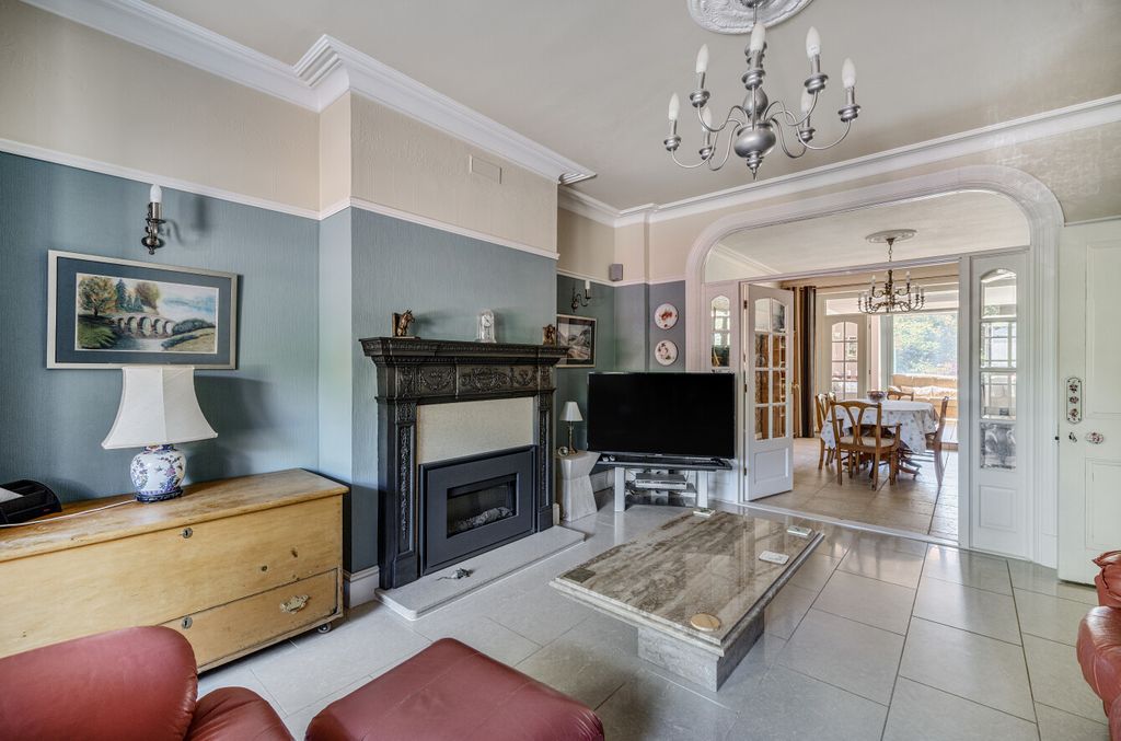 Property photo 2 of 32 1323957-17-686Fd8...
