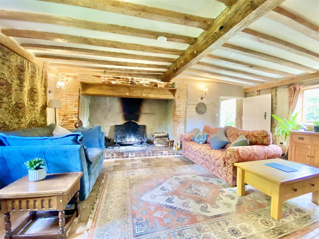 Property photo 2 of 40