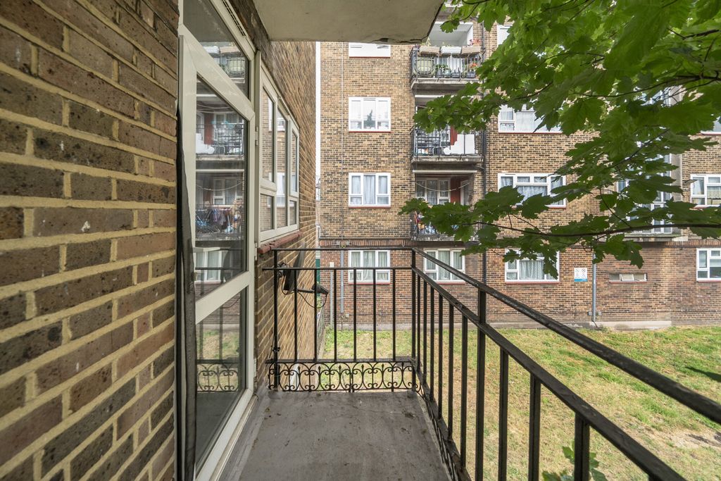 Property photo 3 of 13 1458983-7-6A04731...