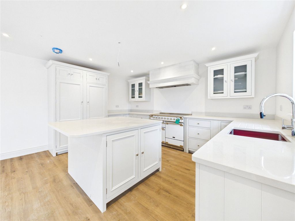Property photo 2 of 20 Picture No. 45