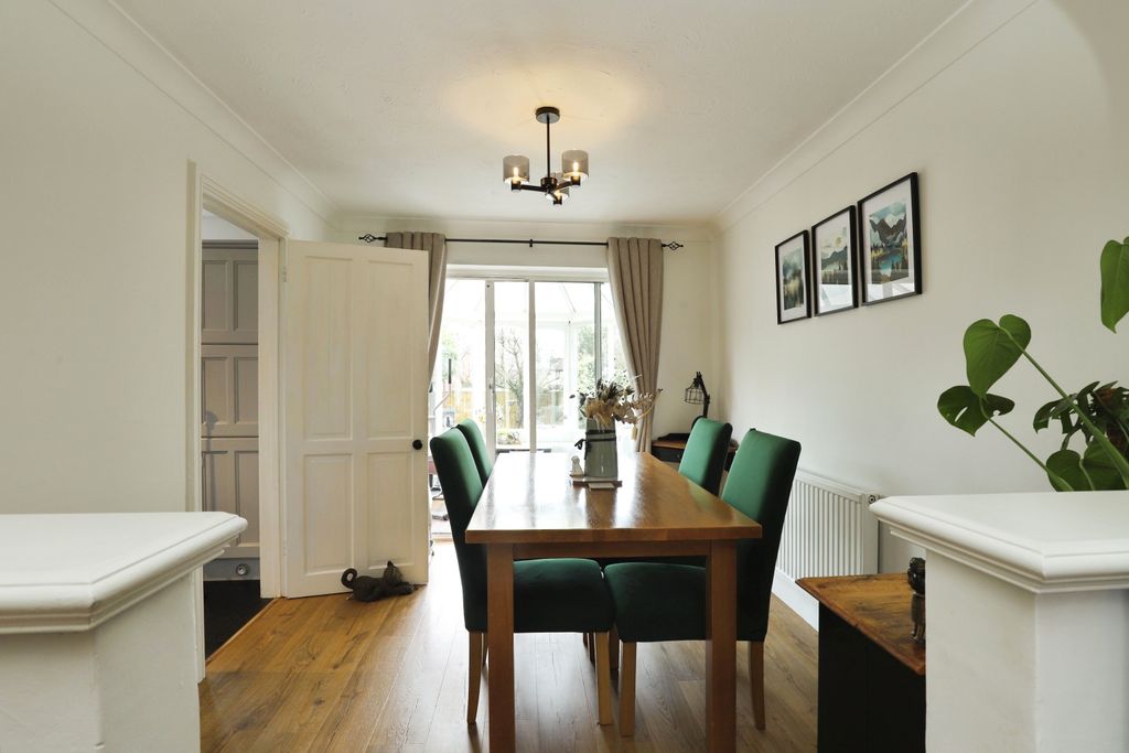 Property photo 3 of 15 Dining Area