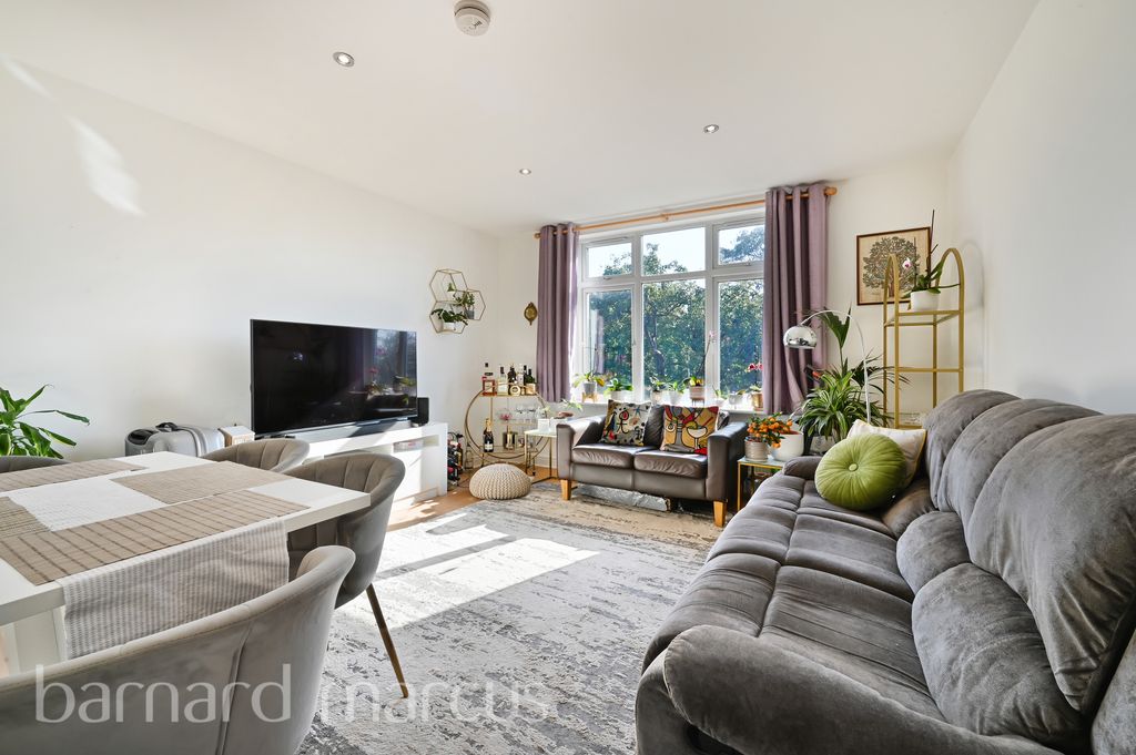 Property photo 2 of 7 Living Room