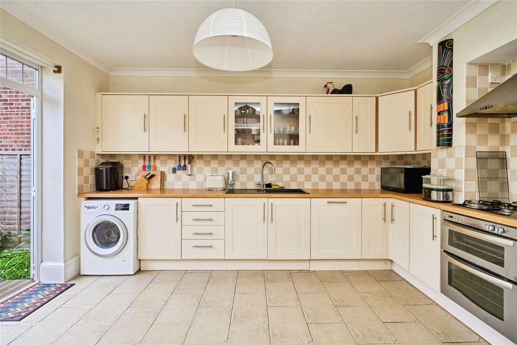 Property photo 3 of 18 Kitchen/Diner