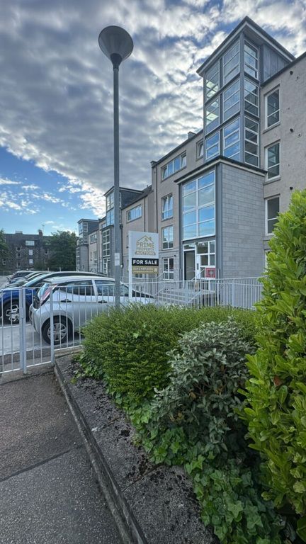 Property photo 1 of 1