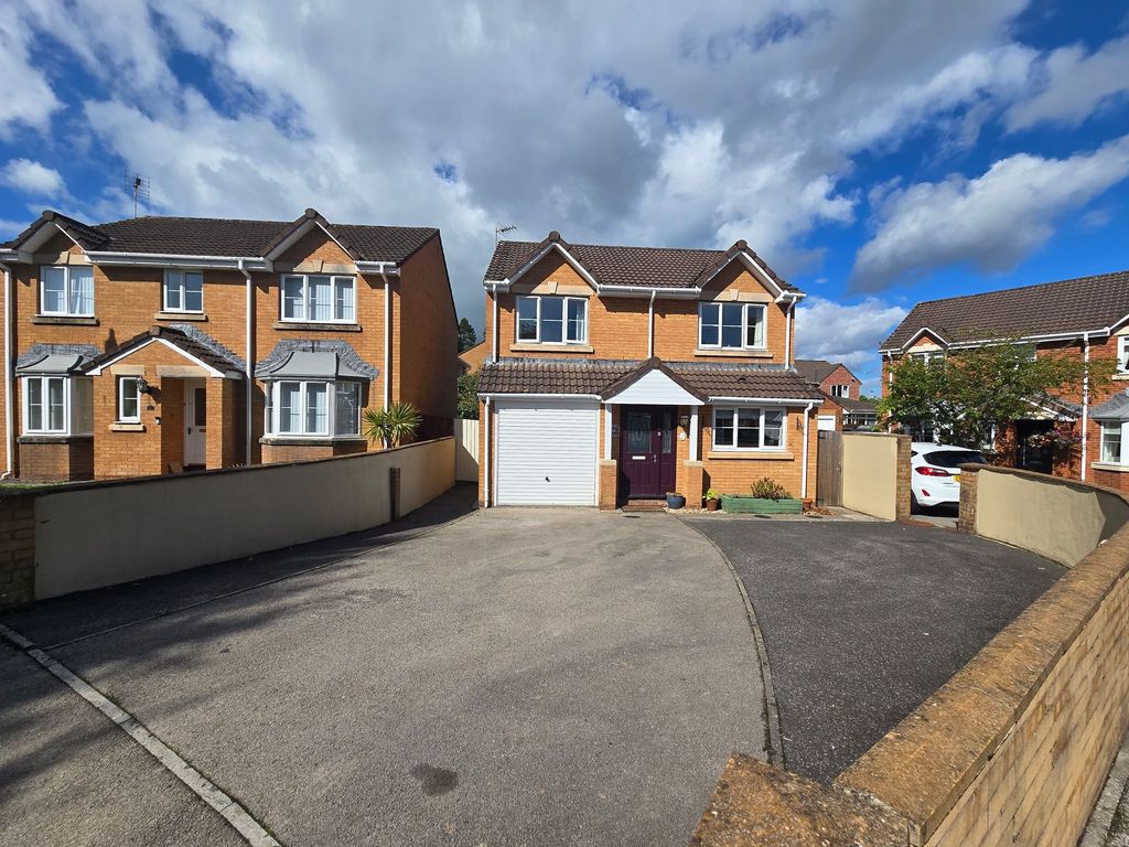 Property photo 1 of 37
