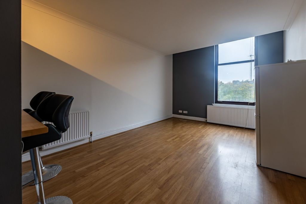 Property photo 2 of 17 Picture 2