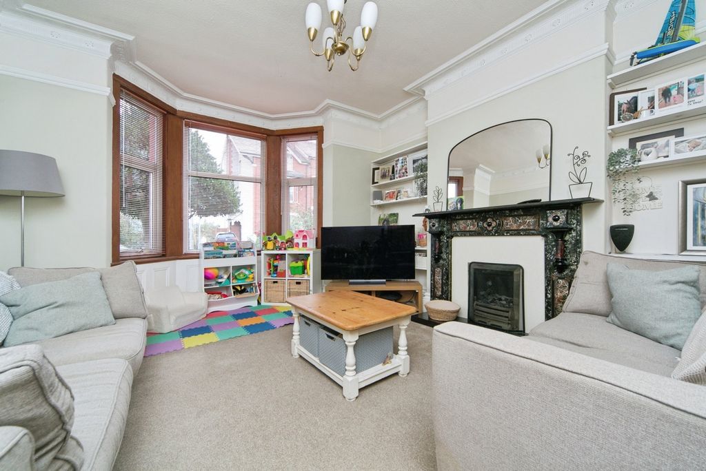 Property photo 3 of 18 Photo