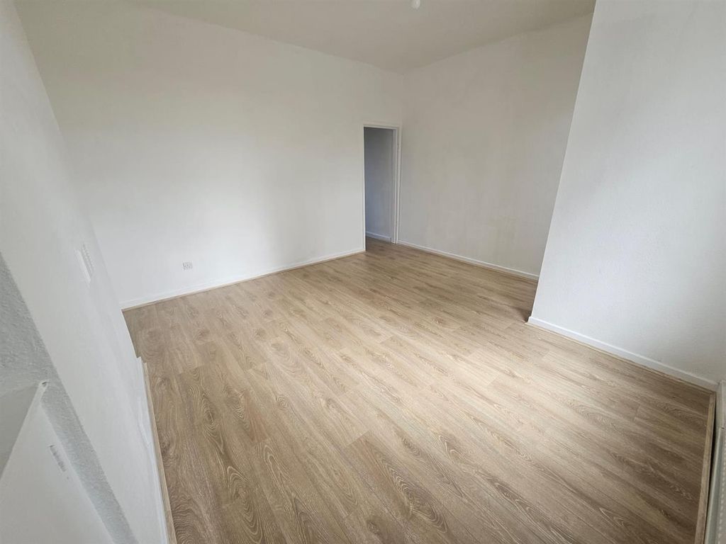 Property photo 3 of 12 Lounge 3.Jpeg