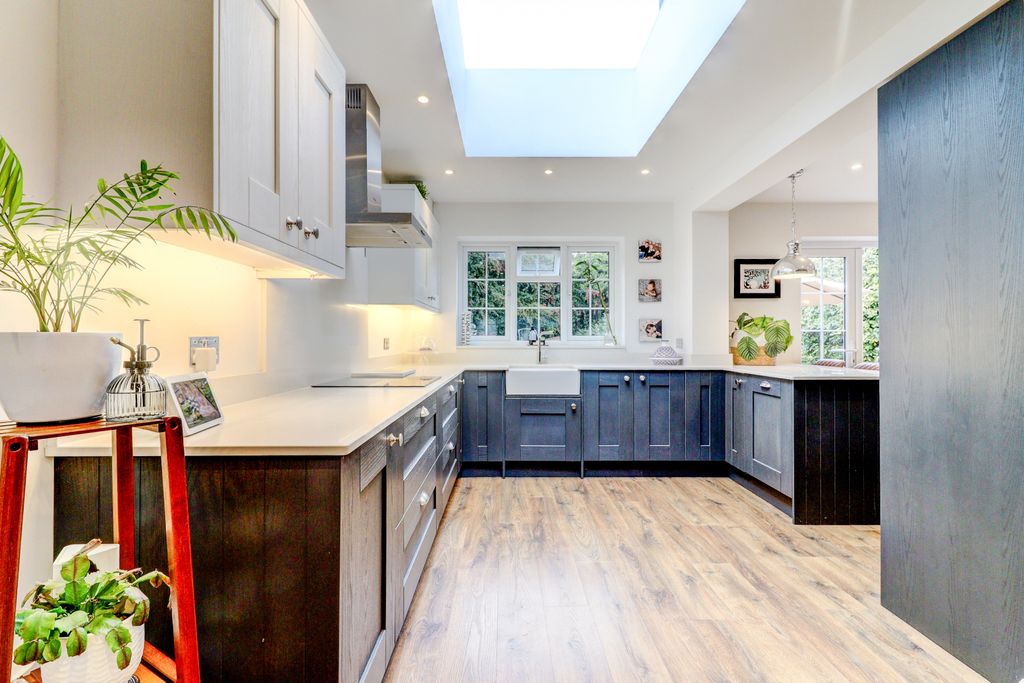 Property photo 2 of 15 Picture No. 30