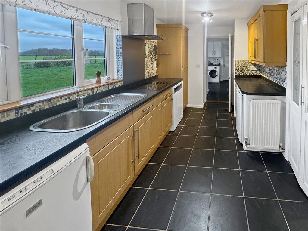 Property photo 2 of 18 3B278Ad2F1Df4299511416B7Eab9Dd23032c2426.Jpg