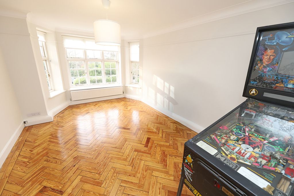 Property photo 3 of 16