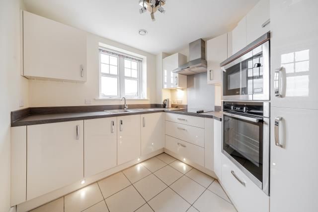 Property photo 3 of 16 Kitchen