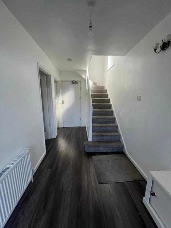 Property photo 3 of 8 O_1J1Vqr5371Vfc1Qvh19N4Nbn1Ug37.Jpg