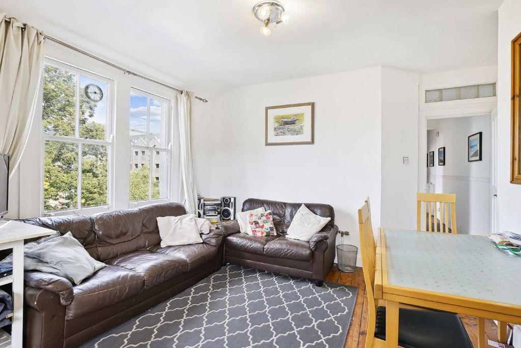 Property photo 2 of 6