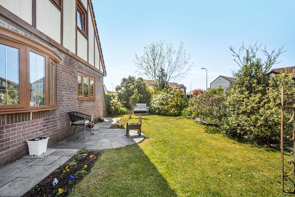 Property photo 3 of 47