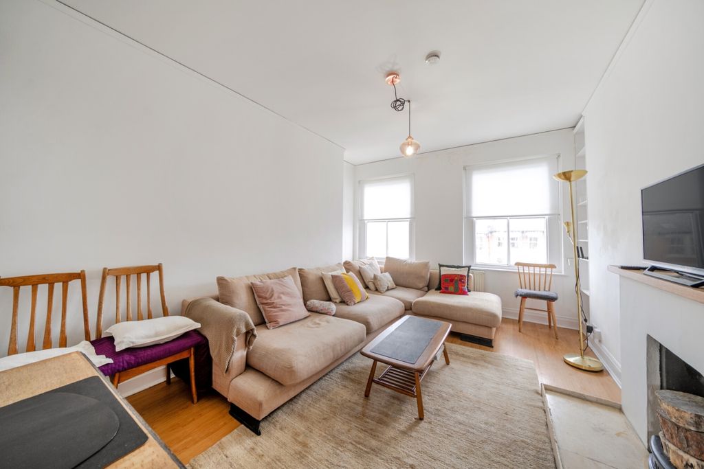 Property photo 2 of 22