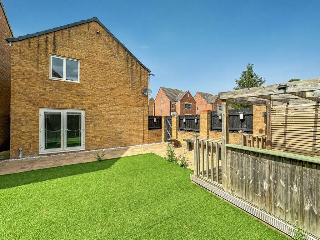 Property photo 1 of 17 Rear Garden