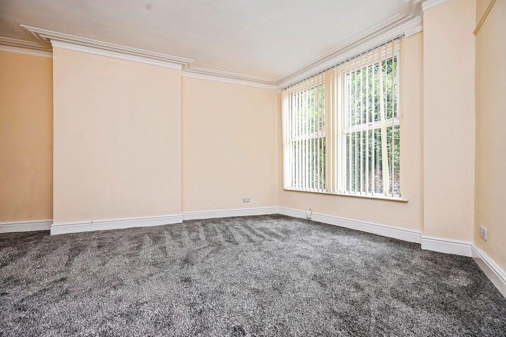 Property photo 2 of 16 Pbox-Img.Jpg