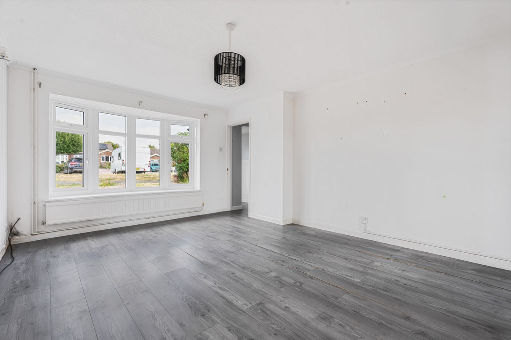 Property photo 3 of 9