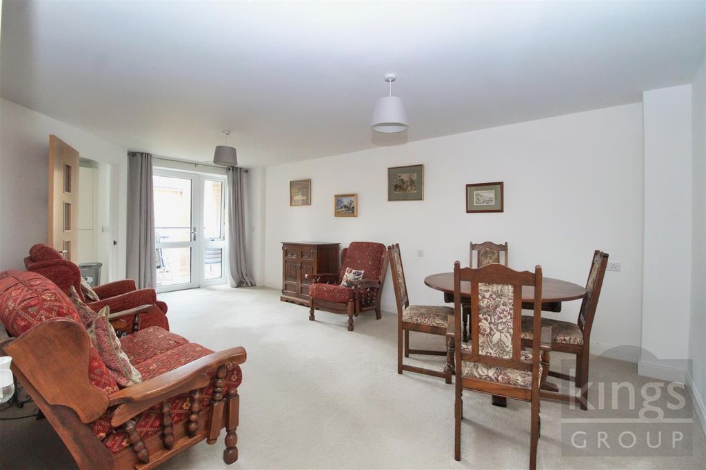 Property photo 2 of 10