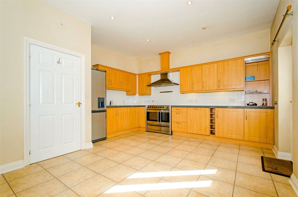 Property photo 2 of 13 Picture No. 02