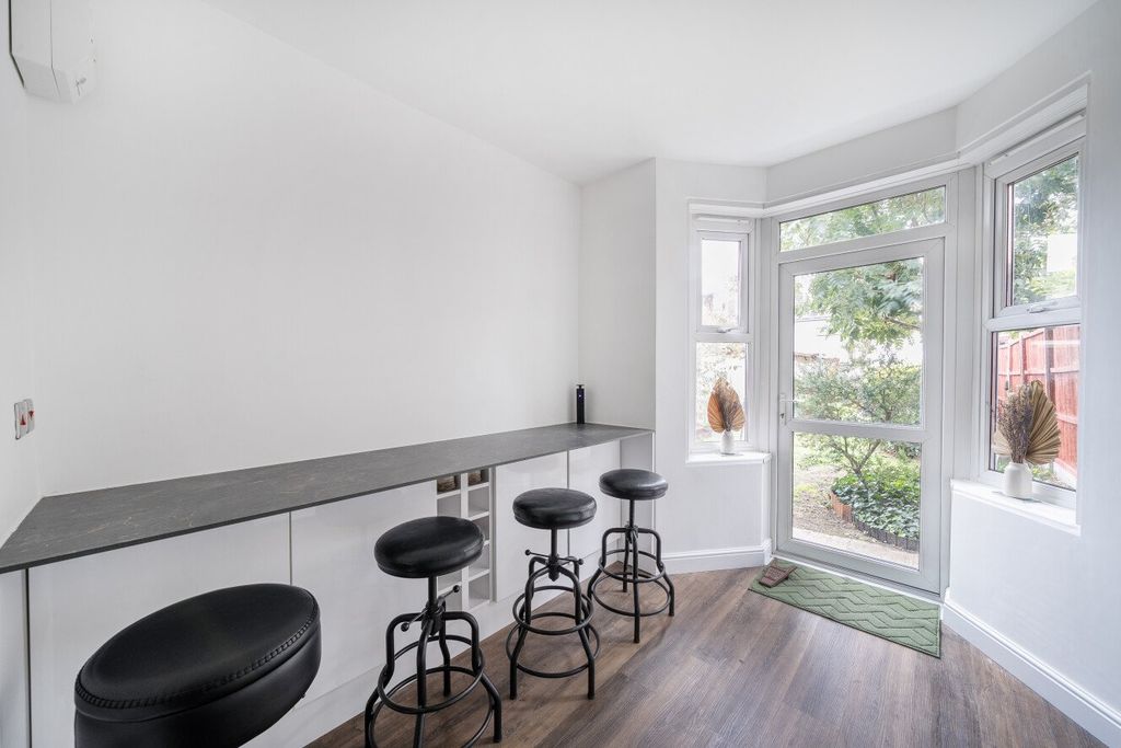 Property photo 2 of 16 Picture No. 06